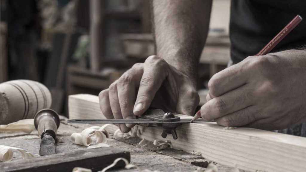 Sattelkammerfertigung mit traditioneller Handwerkskunst